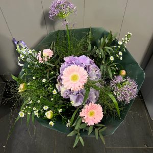 Plukboeket met hortensia roze/paars